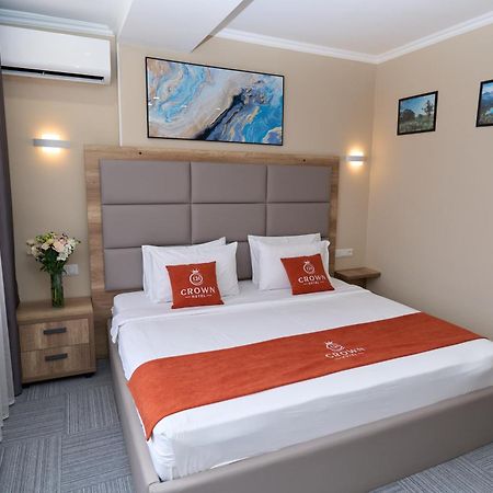 Crown Hotel 비슈케크 외부 사진