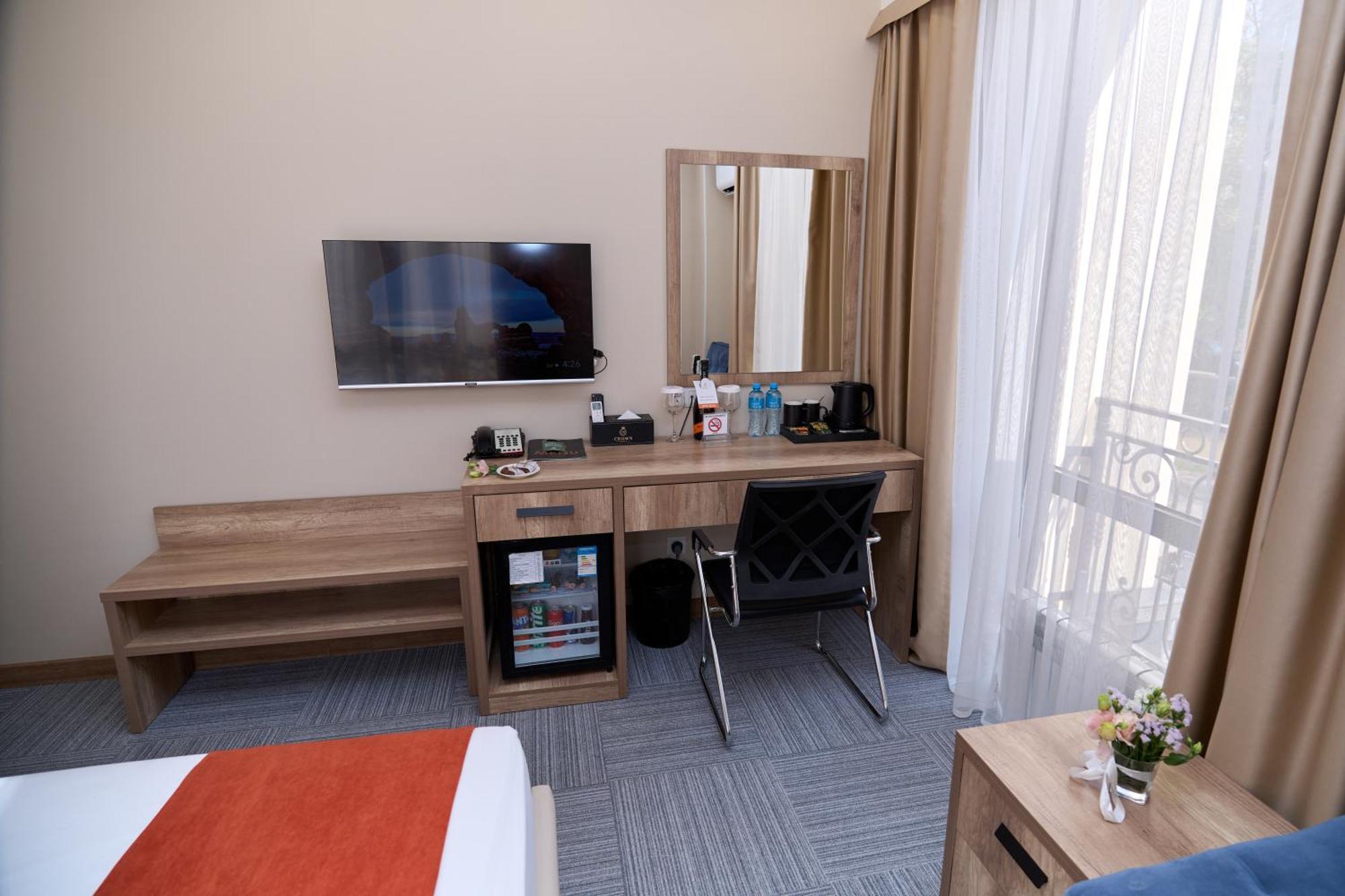 Crown Hotel 비슈케크 외부 사진