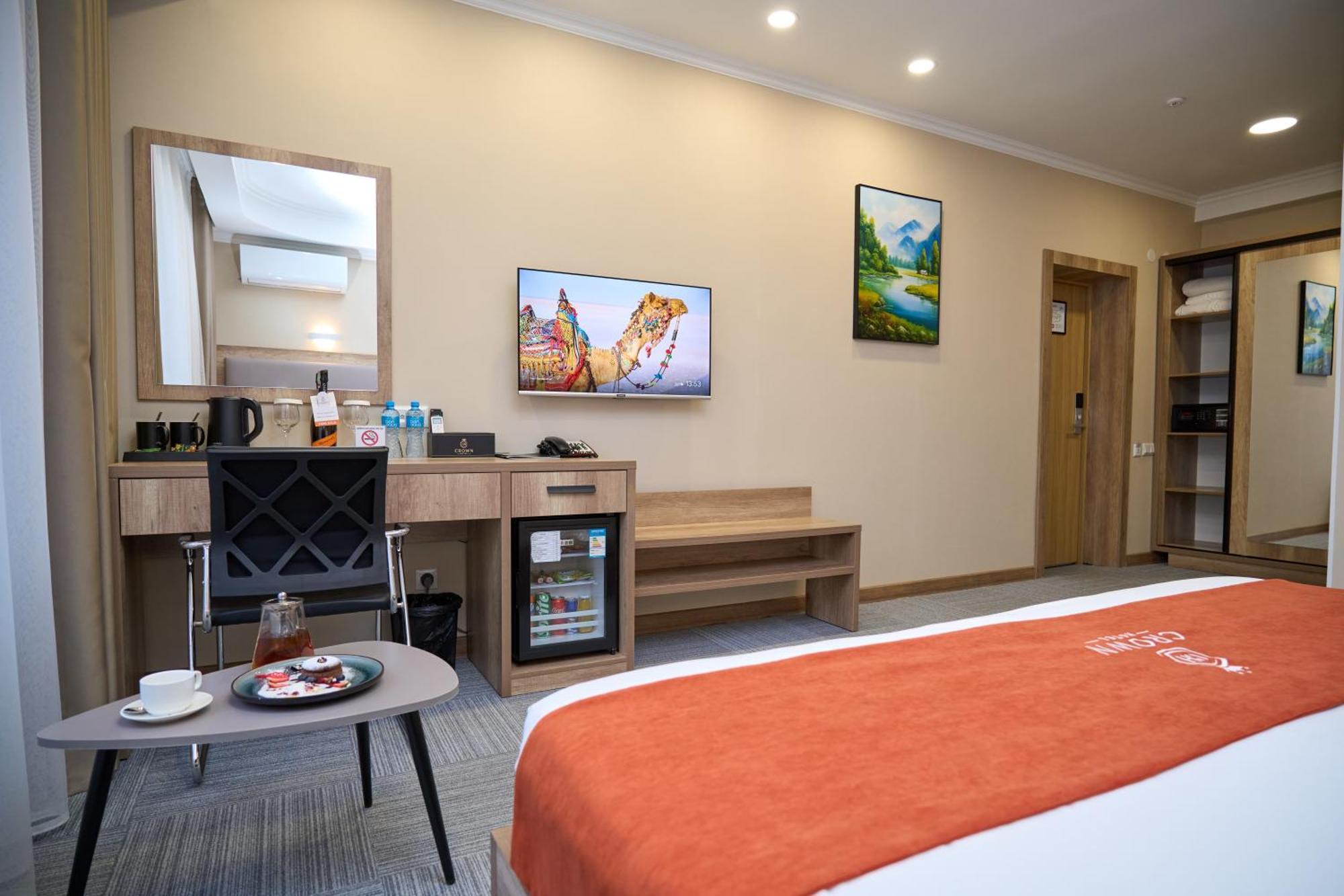 Crown Hotel 비슈케크 외부 사진