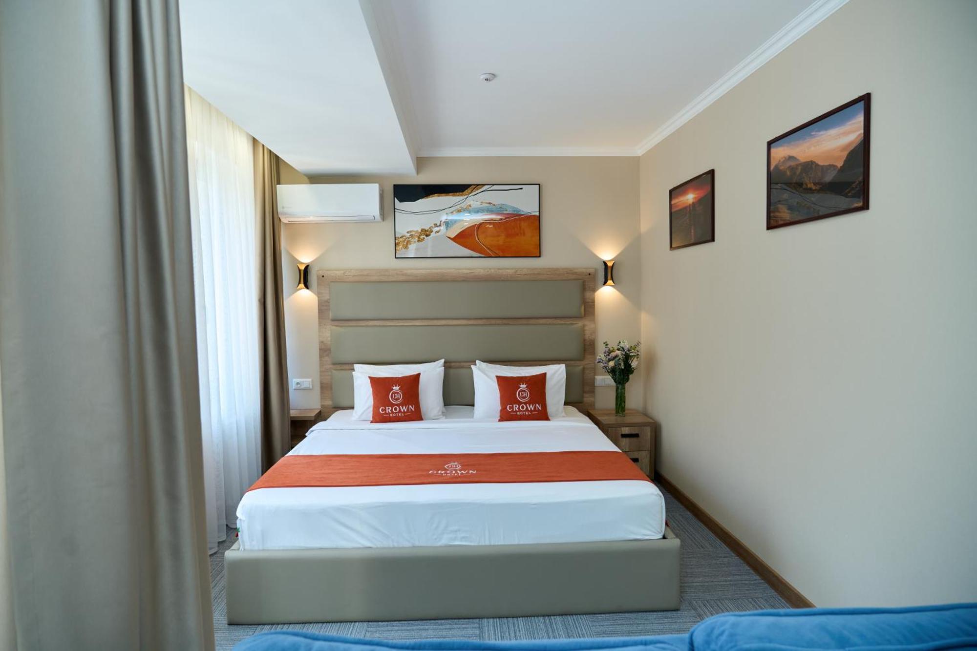 Crown Hotel 비슈케크 외부 사진