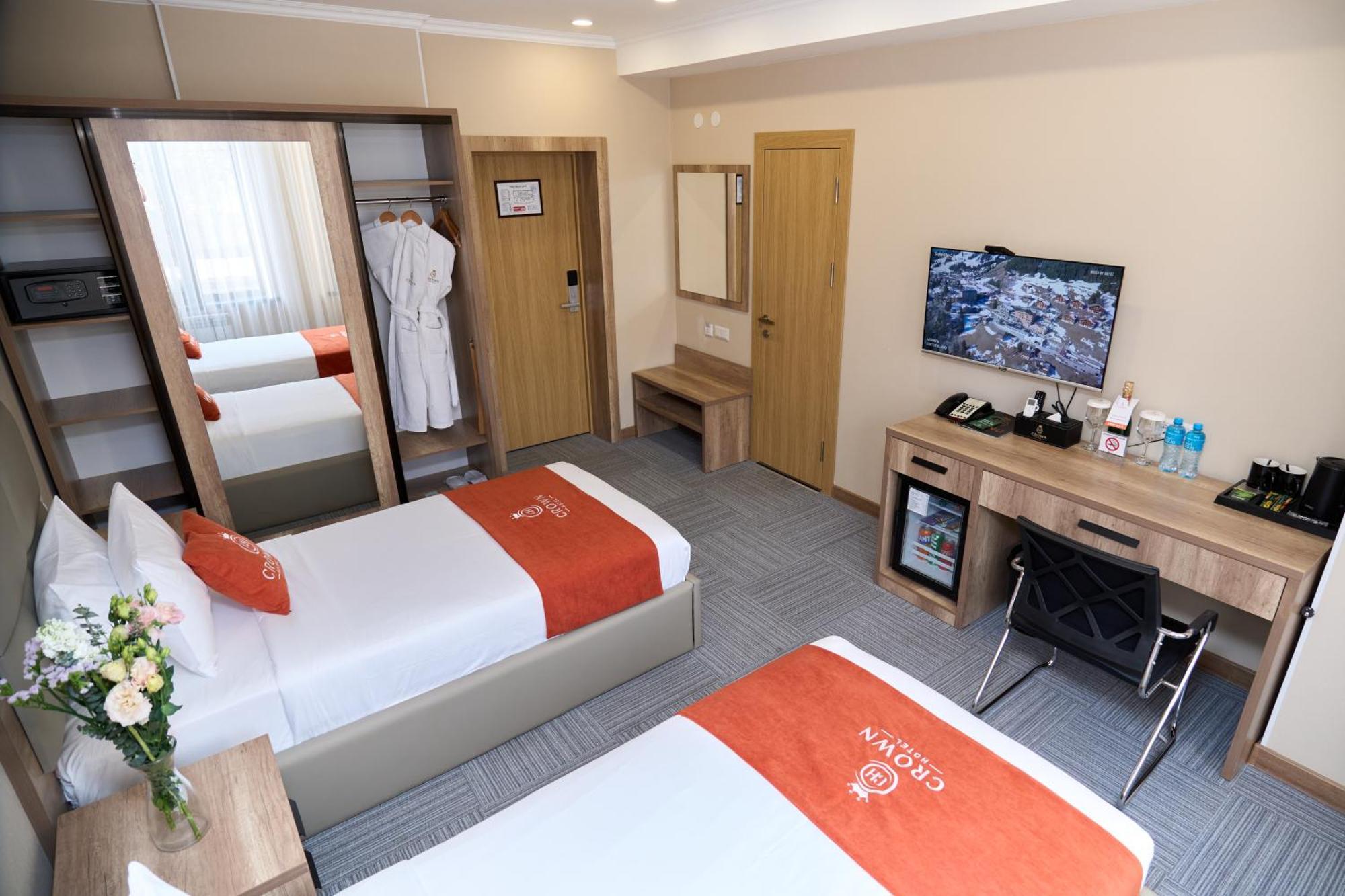 Crown Hotel 비슈케크 외부 사진