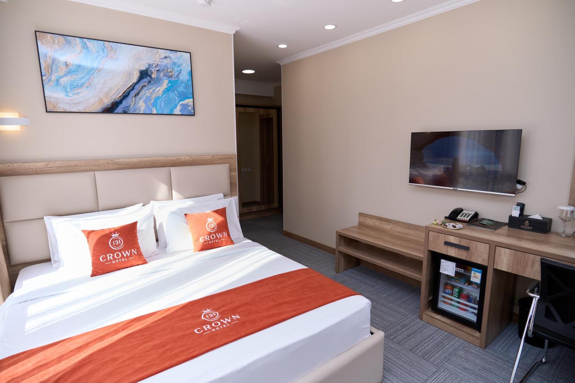 Crown Hotel 비슈케크 외부 사진