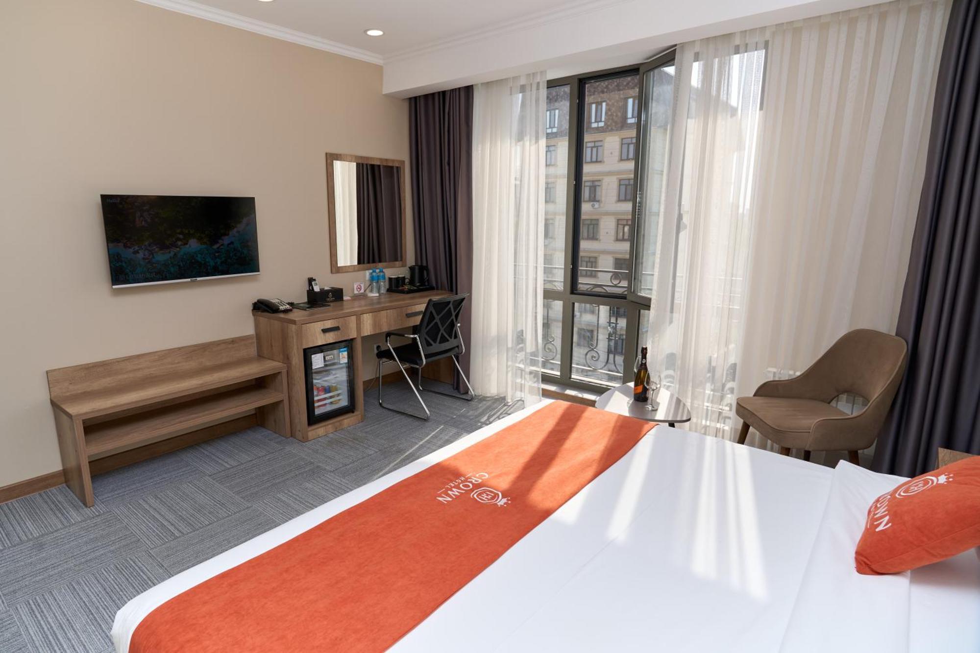 Crown Hotel 비슈케크 외부 사진